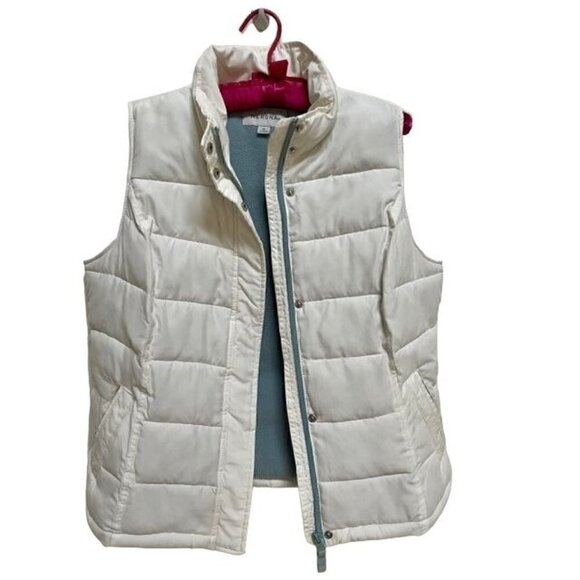 Merona Jackets & Blazers - Merona Women's Quilted Puffy Fleece Lined Vest White and Blue  - Medium